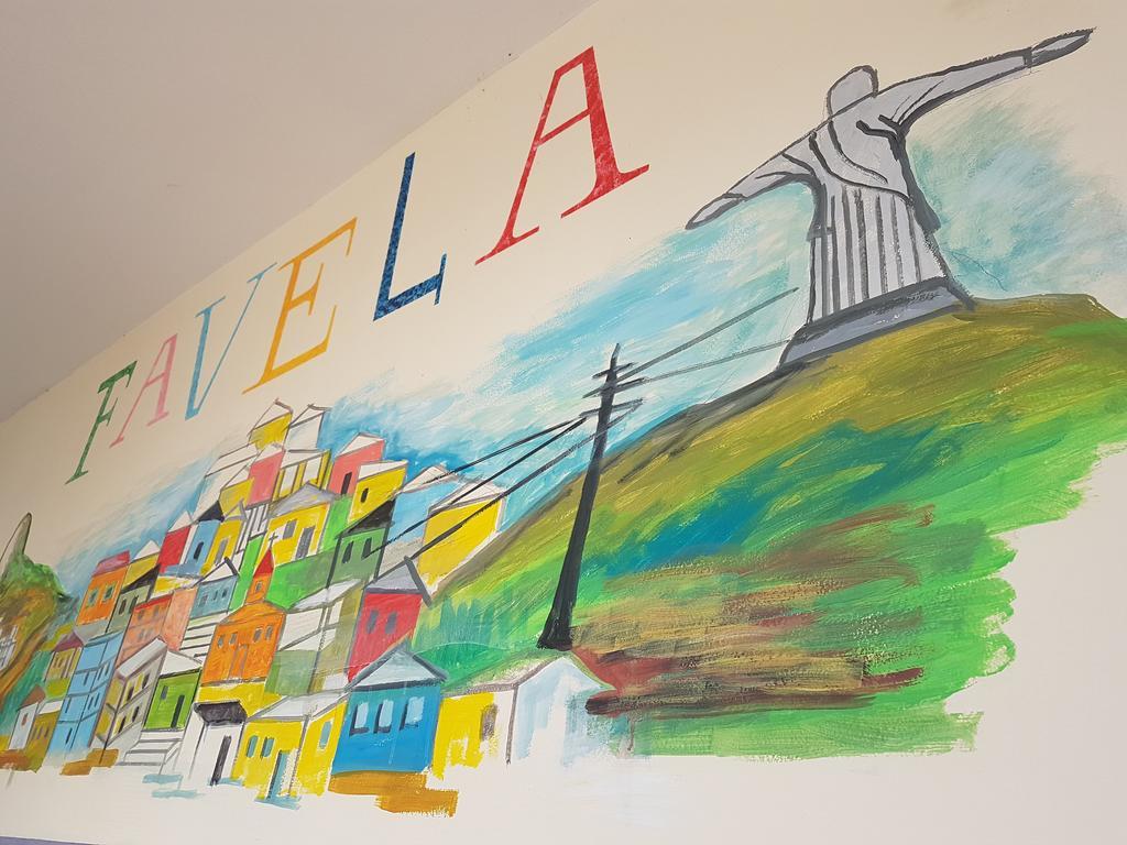 Favela Hostel Zagabria Esterno foto